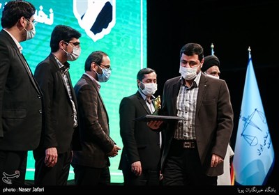 تقدیر از خبرگزاری تسنیم در اختتامیه نخستین جشنواره شهید بهشتی