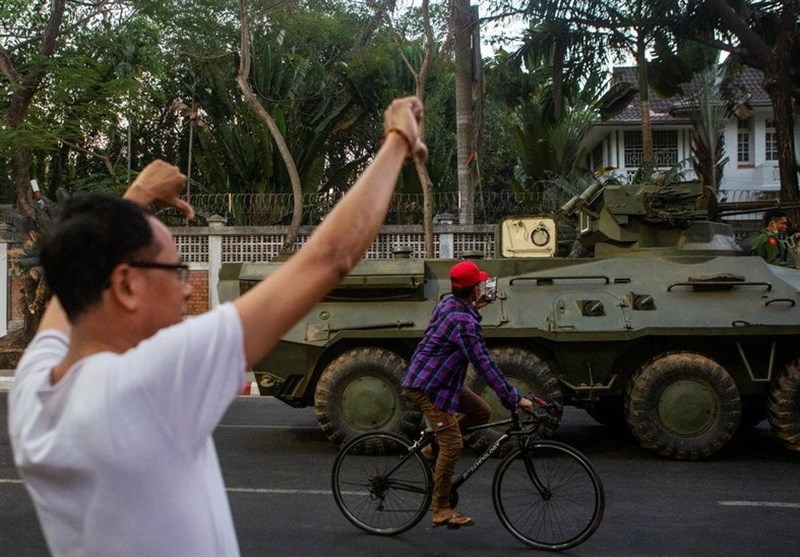 Clashes Intensify As Myanmar Police Open Fire at Anti-Coup Protesters (+Video)