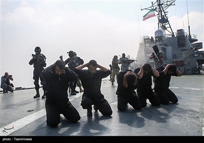 Iranian, Russian Naval Forces Exercise Operation to Free Hijacked Ship