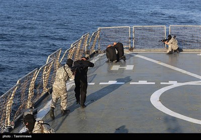 Iranian, Russian Naval Forces Exercise Operation to Free Hijacked Ship