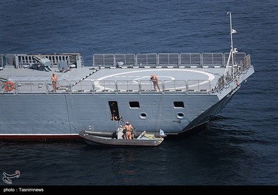 Iranian, Russian Naval Forces Exercise Operation to Free Hijacked Ship