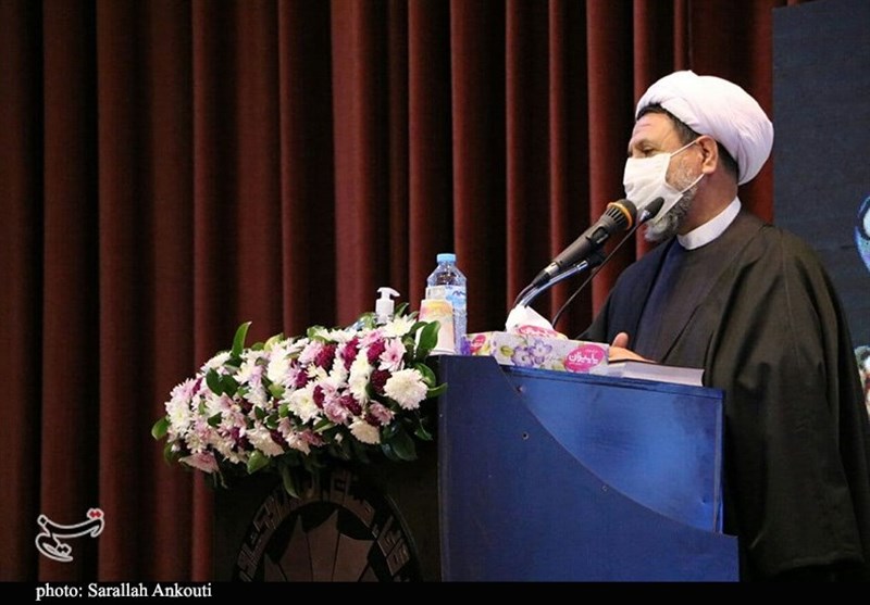 امام جمعه کرمان: گفتمان تحول فرهنگی برای توسعه و پیشرفت باید در جامعه حاکم شود