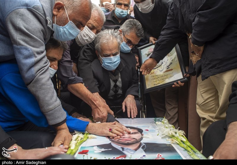 تشییع شهید مدافع امنیت در حرم حضرت شاهچراغ (ع) + تصاویر