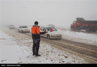 بارش برف سنگین در گردنه اسدآباد همدان