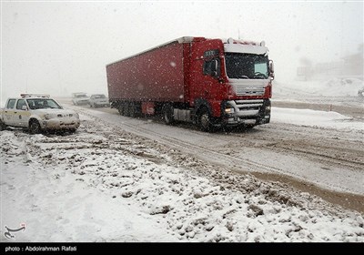  وضعیت راه‌های کشور؛ کولاک برف در جاده‌های ۳ استان/بارش برف و باران در محورهای ۱۵ استان 