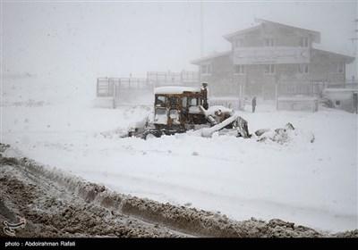 بارش برف سنگین در گردنه اسدآباد همدان