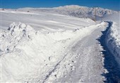 آخرین خبرها از برف و باران در لرستان| از محاصره 600 روستا در برف تا قطع برق و ریزش کوه