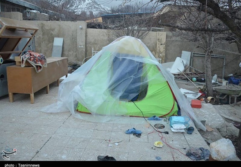 روزهای سخت مردم زلزله‌زده سی‌سخت / ترکیب زندگی در زلزله و برف + تصاویر