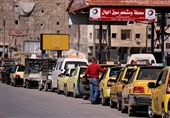 تشکیل صف چند کیلومتری پمپ بنزین در استان سیستان و بلوچستان/گروه‌های جهادی برای رفع مشکل وارد عمل شدند
