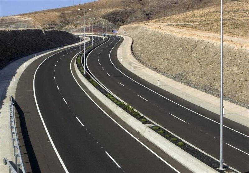 اتمام تونل البرز درمنطقه 2 آزادراه تهران ـ شمال با توان داخل/ بهره‌برداری از پنج پروژه آزادراهی ‌به طول 315 کیلومتر ‌