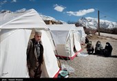 سیلی "سرما و زلزله" در مناطق زلزلهزده چلگرد/ سرمای زیر صفر و چادرنشینی زلزلهزدگان چلگرد