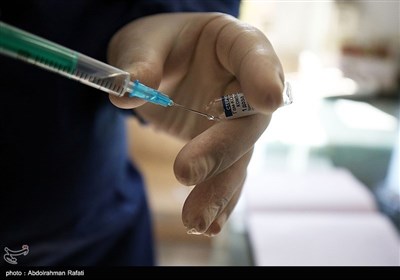 مرحله دوم تزریق واکسن کرونا به کادر درمانی - همدان