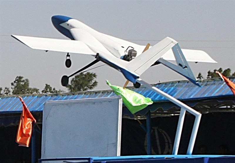 وزارة الدفاع الإیرانیة تزود الجیش بألف طائرة مسیرة