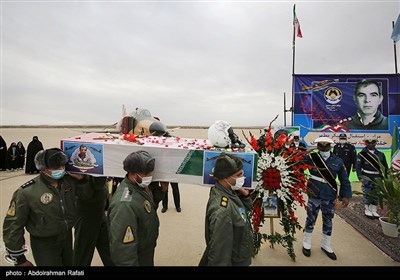 مراسم تشییع پیکر خلبان شهید بیرجند بیک محمدی در پایگاه سوم شکاری شهید نوژه همدان