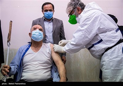تزریق واکسن کرونا به ایثارگران خوزستانی