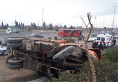 انسداد مسیر ایلام به مهران بر اثر واژگونی کامیون ‌