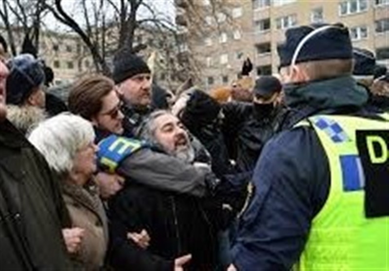 Swedish Police Break Up Coronavirus Demonstration in Stockholm