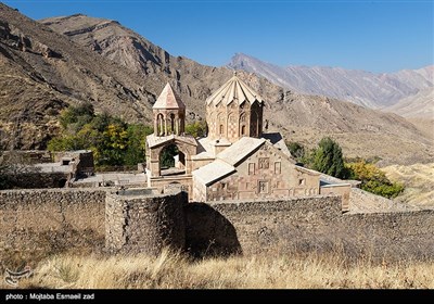 کلیسای استپانوس مقدس ، در 16 کیلومتری غرب جلفا و 890 متر مرتفع تر از سطح دریا ، در منطقه دره شام واقع شده است این اثر در تاریخ ۱۵ اسفند ۱۳۴۱ با شماره ثبت ۴۲۹ به‌عنوان یکی از آثار ملی ایران به ثبت رسیده‌است