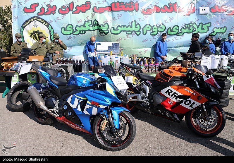 توقیف 2 دستگاه موتورسیکلت 1400CC حین تردد شبانه در غرب تهران + تصاویر