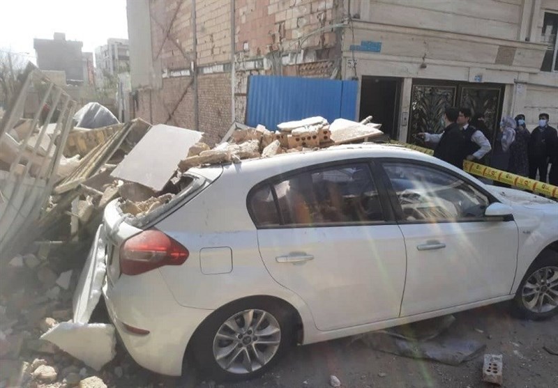 تخریب یک مغازه و چند خودرو بر اثر ریزش آوار + فیلم و تصاویر