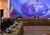 ظریف: مسؤولیة الحکومة ووزارة الخارجیة دعم مصدری القطاع الخاص