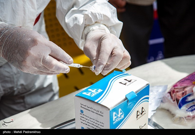 پرسنل جمع‌آوری پسماند بیمارستانی در مشهد واکسینه شدند+تصویر