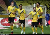 سپاهان 2- تراکتور صفر/ صدر طلایی لیگ برتر فوتبال در پایان سال 99