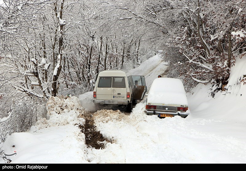 راه‌ارتباطی 7 روستای شهرستان اردل به دلیل بارش برف مسدود شد