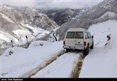 200 خودرو گرفتار در کولاک برف در کوهرنگ امدادرسانی شدند