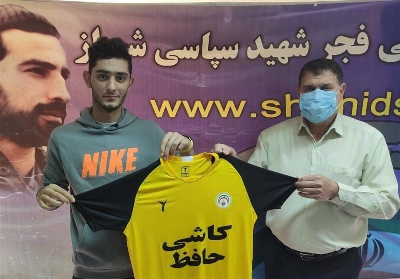 Persepolis Forward Barzegar Joins Fajr Sepasi on Loan