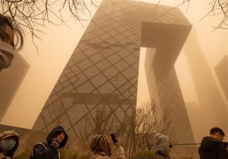 فیلمی از وضعیت هوای شهر پکن پس از طوفان شن