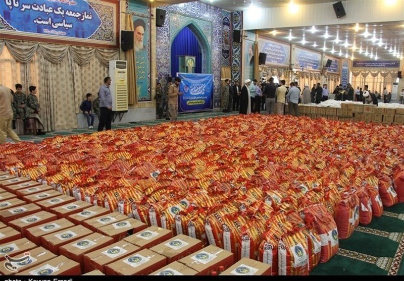 بیش از 4000 بسته معیشتی و بهداشتی در غرب شیراز توزیع شد