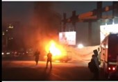 مأمور پلیس برای متوقف کردن خودروی شعله‌ور به دل آتش زد + تصاویر