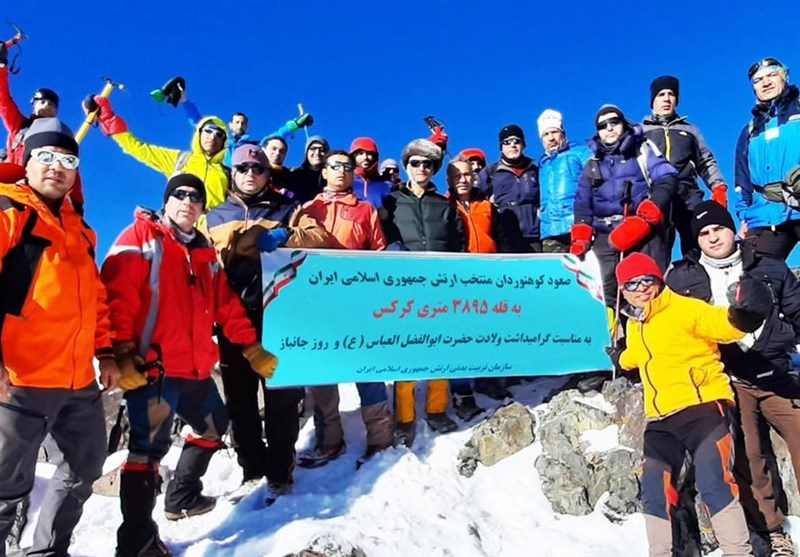 صعود کوهنوردان ارتش به قله کرکس به مناسبت روز جانباز