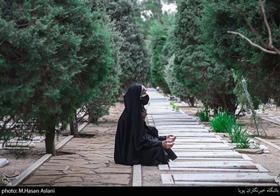 زیارت گلزار شهدای بهشت زهرا(س) تهران در شب جمعه آخرسال