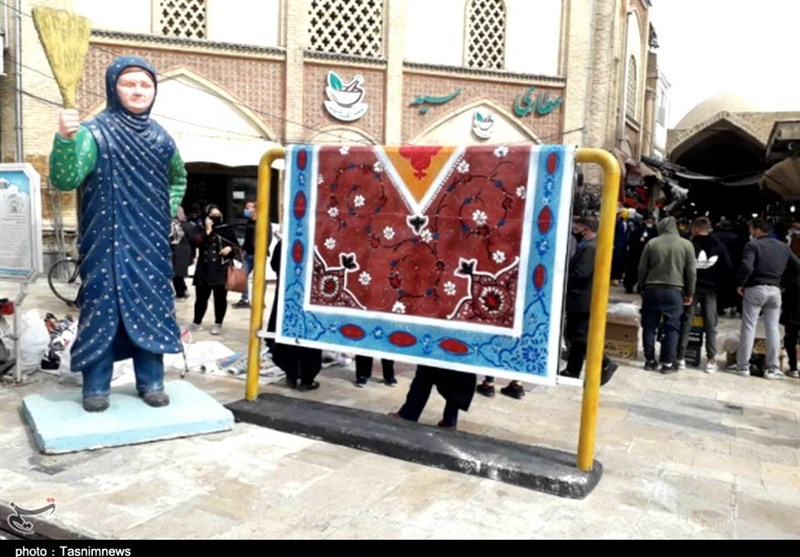 نصب المان‌های نوروزی در کلانشهر اراک به روایت تصویر