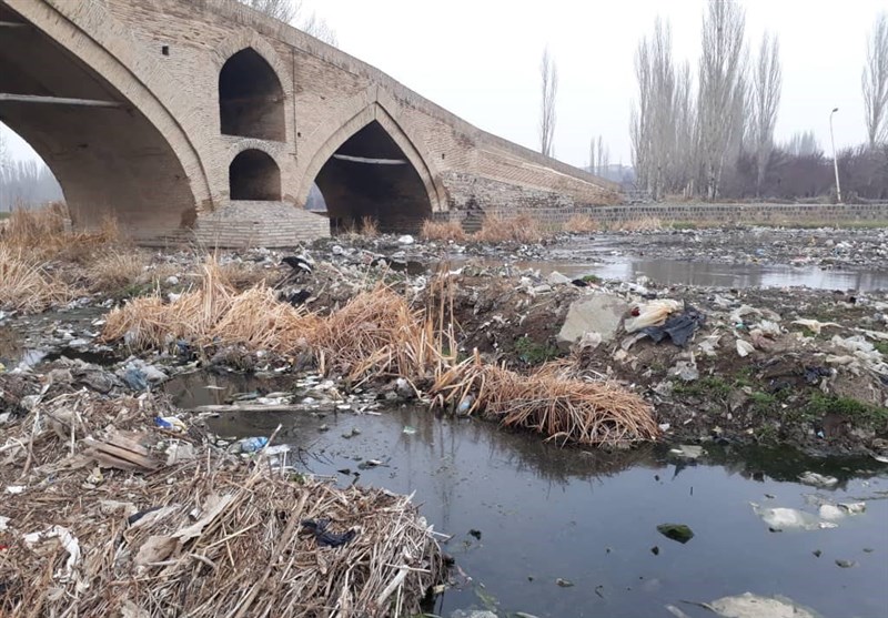 برداشت 12 هزار مترمکعب لجن از اطراف پل میربهاءالدین زنجان
