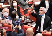 ترکیه یک نماینده اخراجی پارلمان را بازداشت کرد