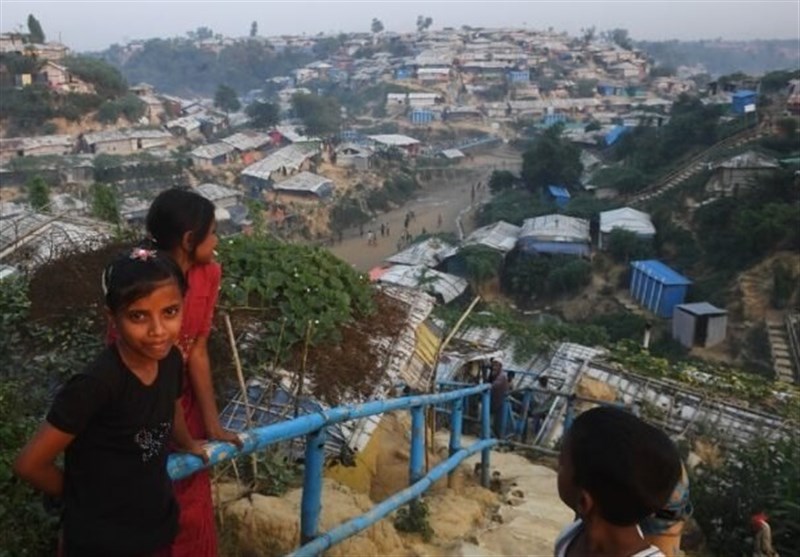 متواری شدن ده‌ها هزار نفر درپی آتش سوزی کمپ پناهجویان روهینگیا در بنگلادش+فیلم