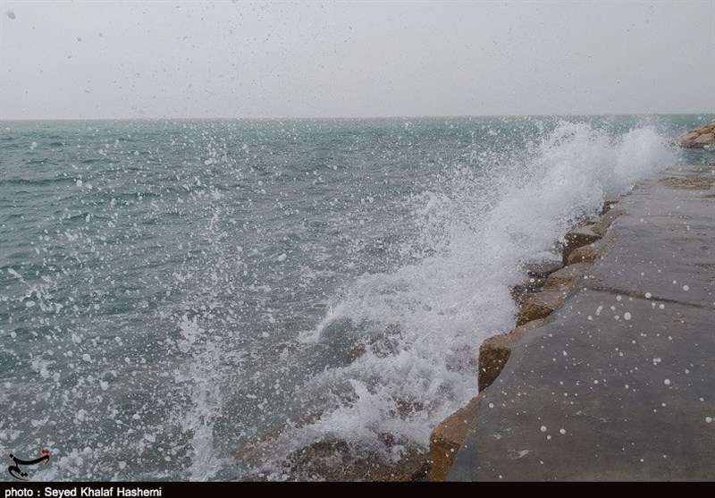 وزش بادهای شدید شمال غربی خلیج فارس در استان بوشهر را مواج می‌کند