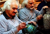 تجلیل از کارآفرینان و پیشکسوتان صنایع دستی استان فارس؛ مستند فعالیت کارگاه‌های تولیدی بزرگ تولید می‌شود