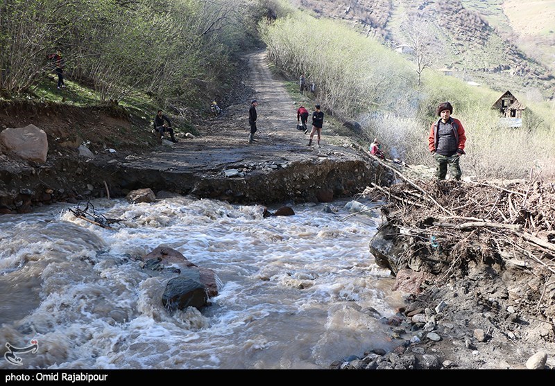 سیلاب در جاده های روستایی گیلان