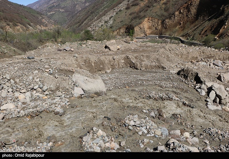 سیلاب در جاده های روستایی گیلان