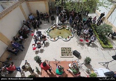 اجرای موسیقی بوشهری توسط محسن شریفیان و گروه لیان