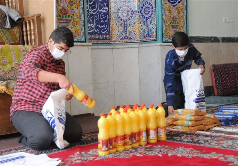 خدمت گروه‌های جهادی در نوروز/بسته‌های معیشتی در منطقه سعدی شیراز توزیع شد