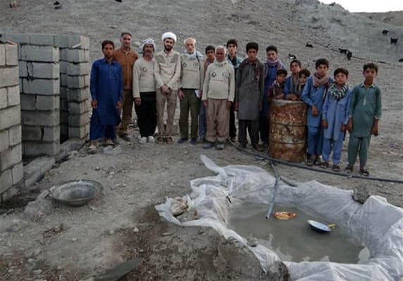 گروه جهادی ایثارگران بدون مرز استان بوشهر به روستاهای محروم خدمات رسانی می‌کنند
