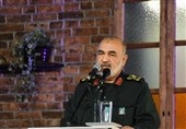 سردار سلامی شهادت دو تن از خلبانان ارتش را تسلیت گفت