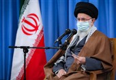 الإمام الخامنئی یلتقی القائمین على مؤتمر تکریم شهداء محافظة یزد