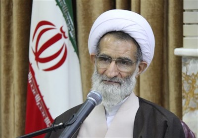 امام جمعه شهرکرد: به آمریکاییها نمیتوان اعتماد کرد/ تمام وجود آنها مکر است