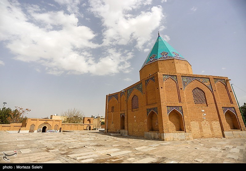 Baba Roknedin Tomb in Iran&apos;s Isfahan